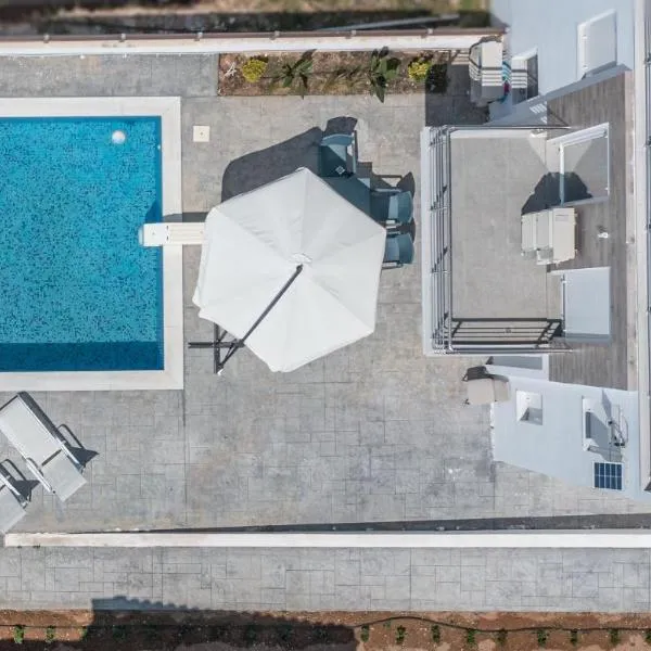 Modern, Cheerful & Dream Catching Villa in Corinth, hotel a Isthmia