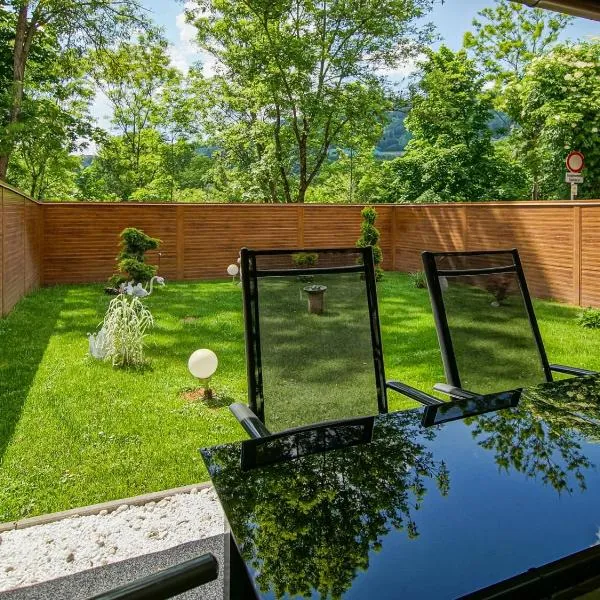 AusZeit Steiraland 6 mit überdachter Terasse schönen Garten und kostenlosen Parkplatz, hotel v destinaci Leoben