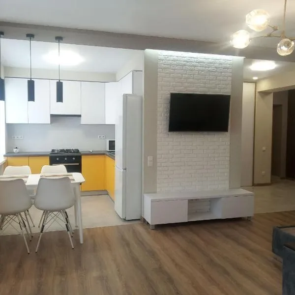 2 room apartment in the center of Poltava, hotel in Poltava