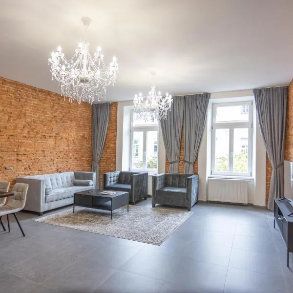 Royal Apartments Liptovsky Mikulas, hotel in Liptovský Mikuláš