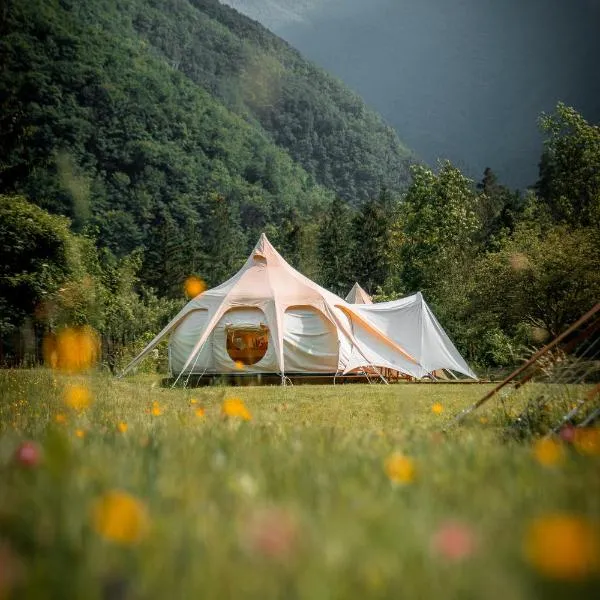 Glamping Gozdna Jasa, hotel v destinácii Sedula