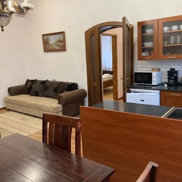 Cédrus apartman – hotel w mieście Isaszeg