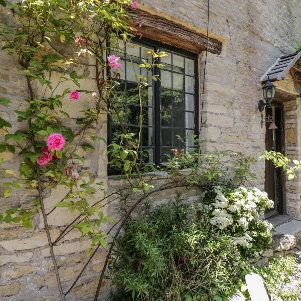 Fox Den Cottage, hotel in Castle Combe