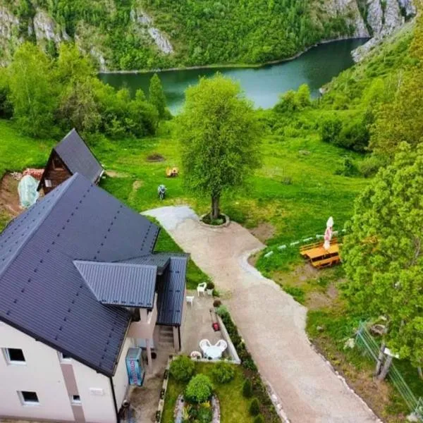 Biserna Dolina Uvac, hotel en Sjenica