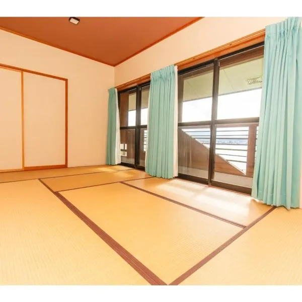 Lake Kawaguchi Rental Villa Tozawa Center - Vacation STAY 46845v, hotel en Oishi