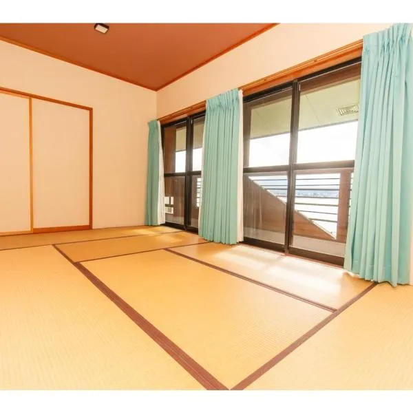 Lake Kawaguchi Rental Villa Tozawa Center - Vacation STAY 46845v, hotel in Oishi