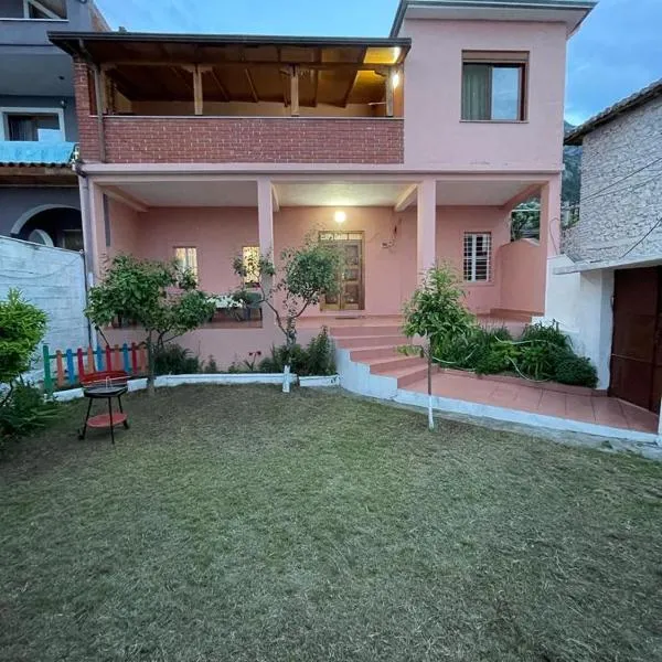 Vila 8 Kruje, hotel v destinaci Krujë