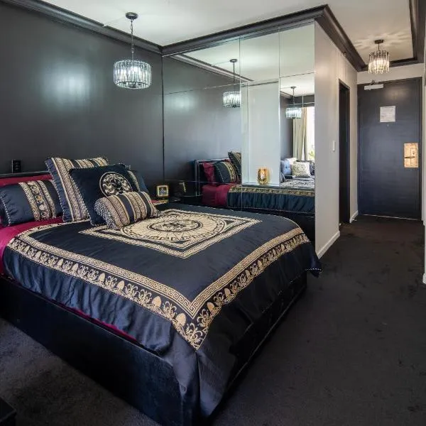 Designer Suites - Versace On View, hotell i Nerang