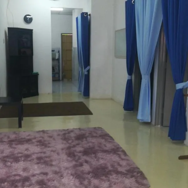 Homestay siti, hotel in Padang Serai