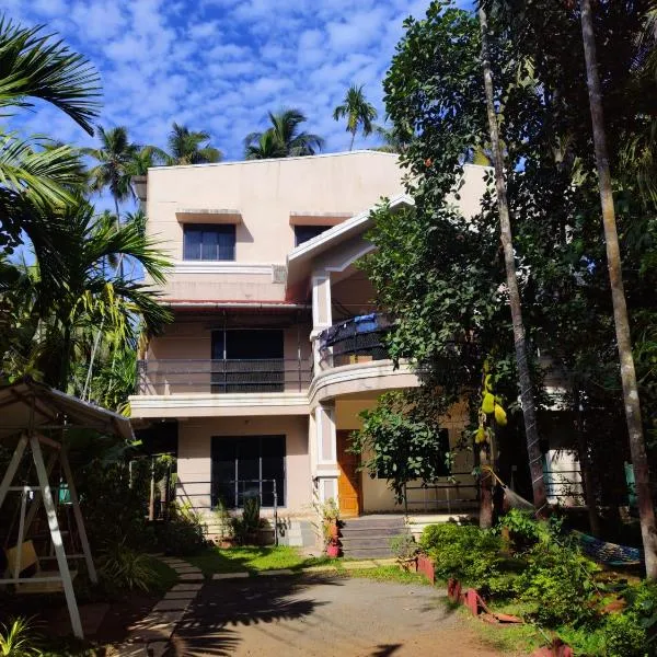 Shirke's Holiday Home, hotel in Parhur