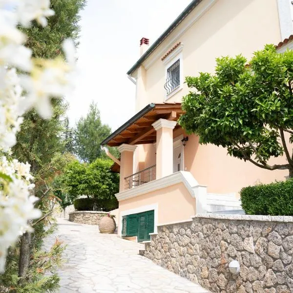 La Bella Vita - Luxury Holiday House close to Corfu Town, hotel en Potamós