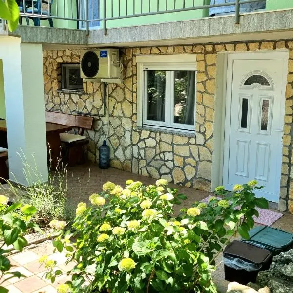 Apartment Deni, hotel di Skrbčići