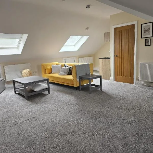 Lovely 1-Bed Loft in Newport、ニューポートのホテル