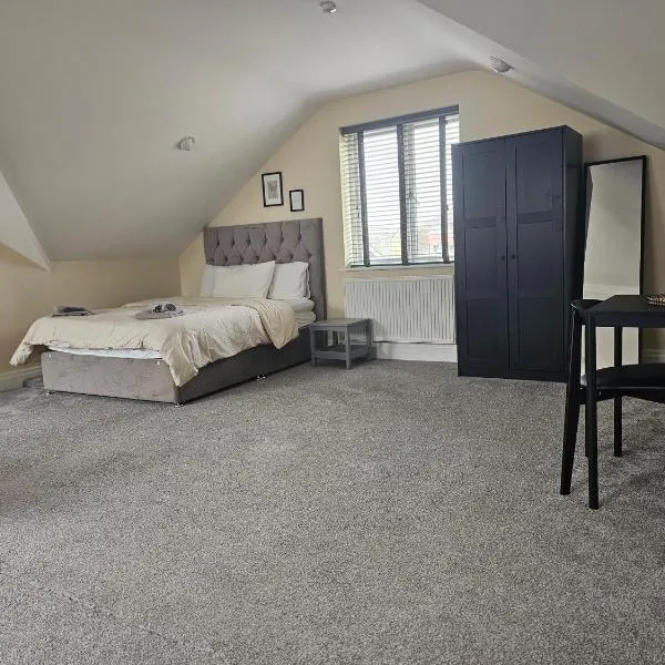 1 Bed Loft - Sleeps 2 - Parking - Wifi、ニューポートのホテル