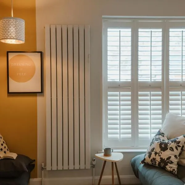 Blooms Apartment, hotel in Marple