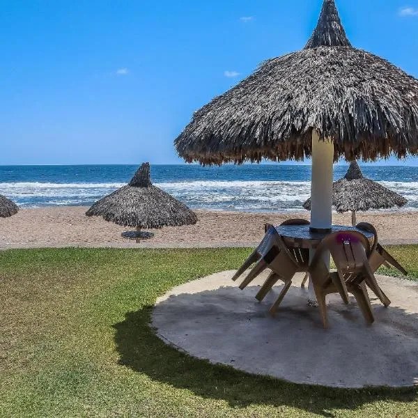 Departamento en Mazatlan con acceso a la playa y alberca común #138, hotel en Puente El Quelite