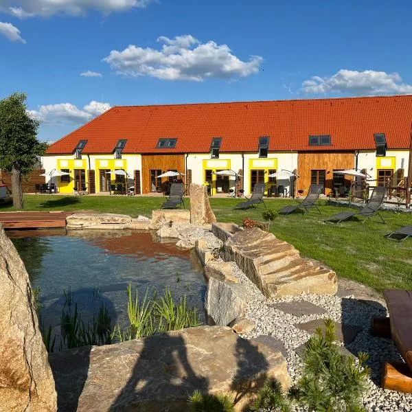 Wellness zoo apartmány Lhota, hotel en Lomnice nad Lužnicí