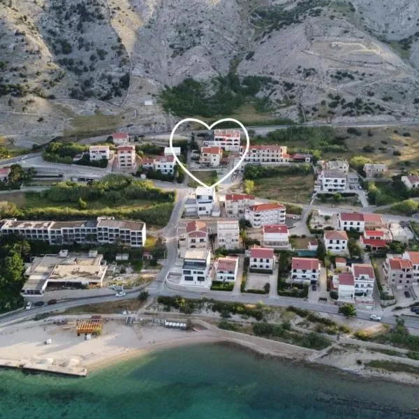 Apartment Lora, hotel in Pag