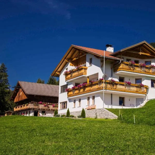 Perchnerhof – hotel w mieście Terento