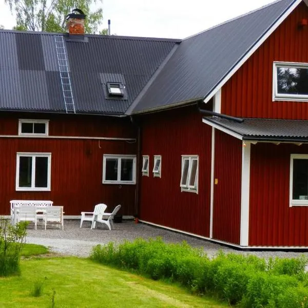 Vakantiehuis in Värmland midden in de natuur, hotell i Borgvik