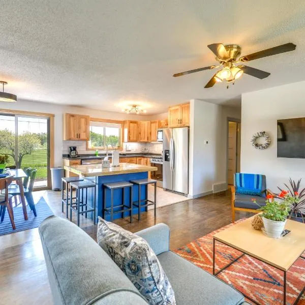 Family-Friendly Lander Home Rental: Yard, Patio!, hotel Landerben