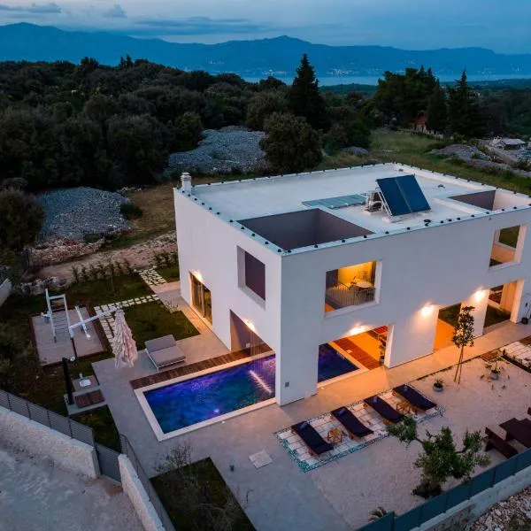 Luxury house Natanel, viešbutis mieste Škrip