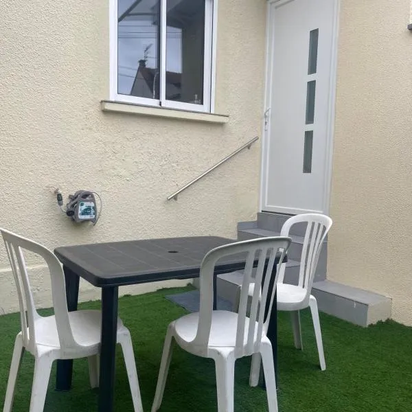 Petite maison climatisée – hotel w mieście Bonneuil-sur-Marne