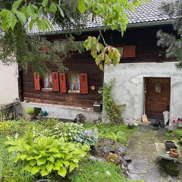 Ferienhaus in Graubünden, hôtel à Splügen