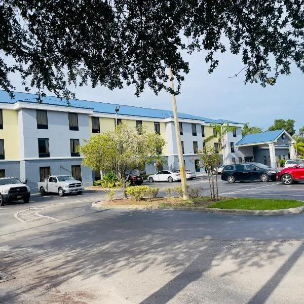 Days Inn & Suites by Wyndham Lakeland, hotel a Providence