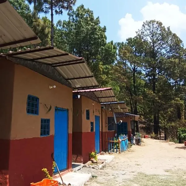 11 Gaon Mudhouse Homestay, hotel v destinaci Lansdowne