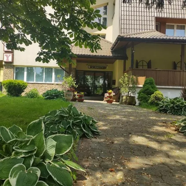 Zajazd u Kmity, hotel v destinaci Postołów