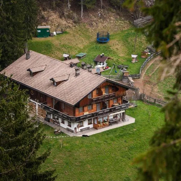 Haus Waldruhe, hotel in San Candido