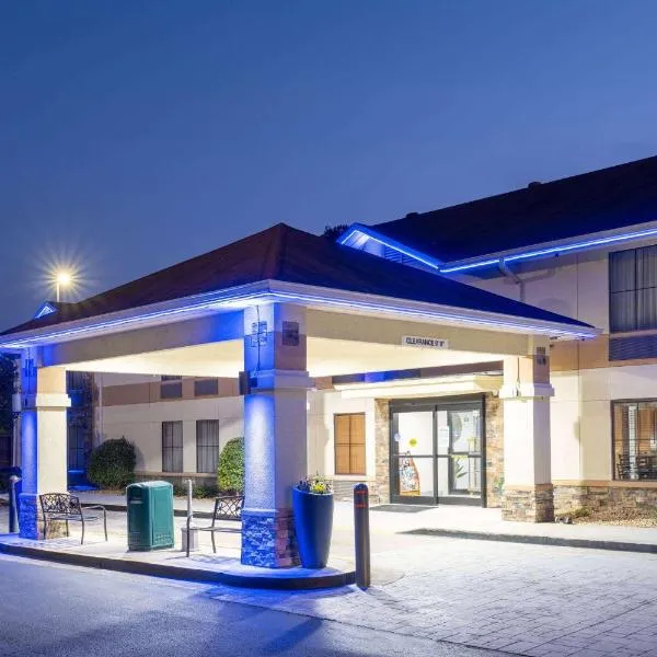 Days Inn & Suites by Wyndham Commerce, hotell i Commerce