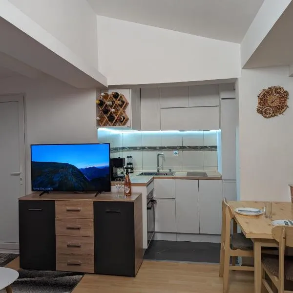 Sunrise Apartment, hotel a Semenište