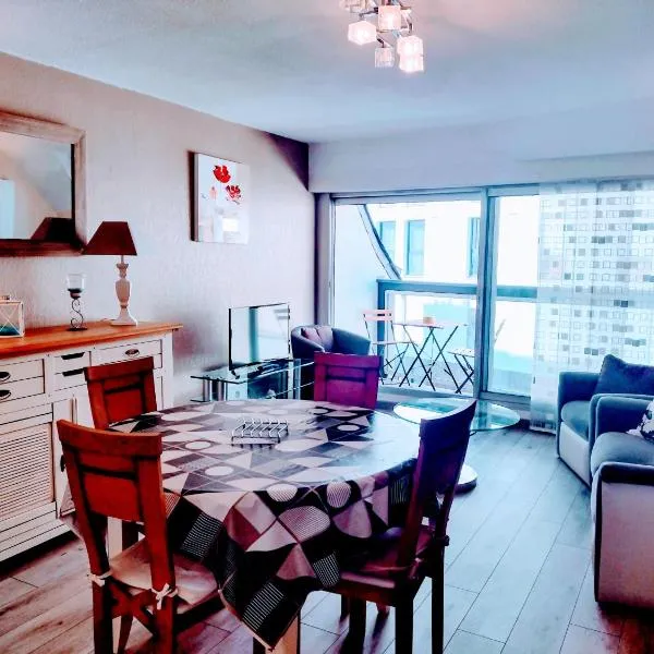 Le City, centre ville, Wifi petit parking linge en option, hotel v destinácii Vannes