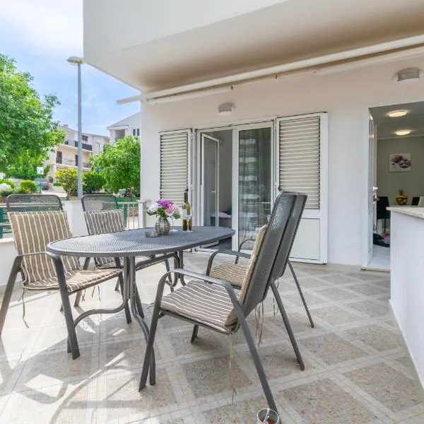 Apartman IVA Baška Voda, hotel in Baška Voda