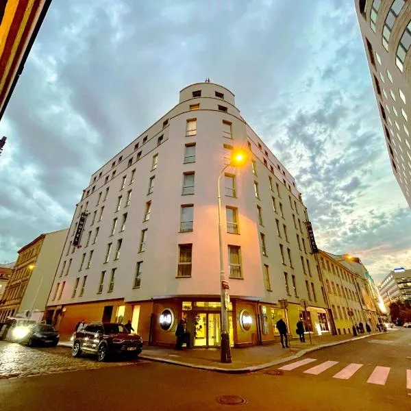 B&B Hotel Prague City, hotel Roztokyban