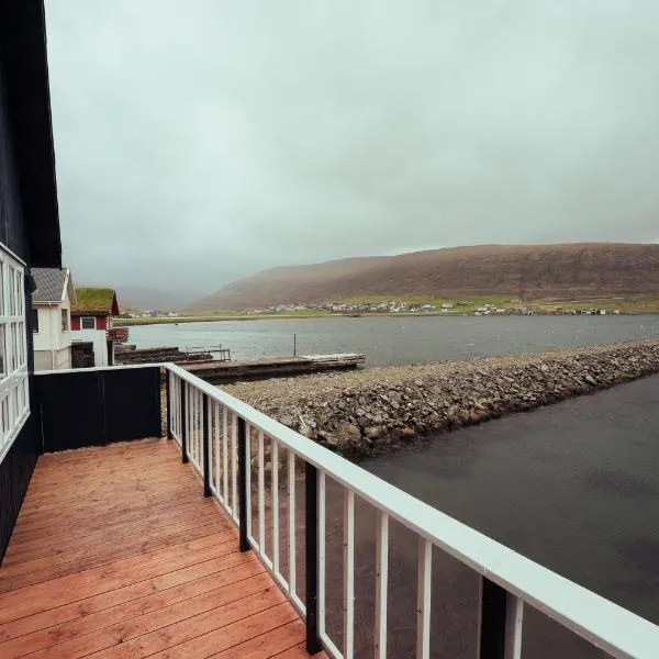 Dahlastova / Stunning Boathouse / Bay View / 3BR, hotel v destinaci Hvalvík