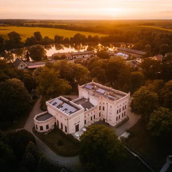 Pałac Śródka – hotel w mieście Wronki