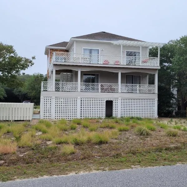 114 Sandbar, Private Pool, Short Walk to Beach, hotel v destinaci Duck