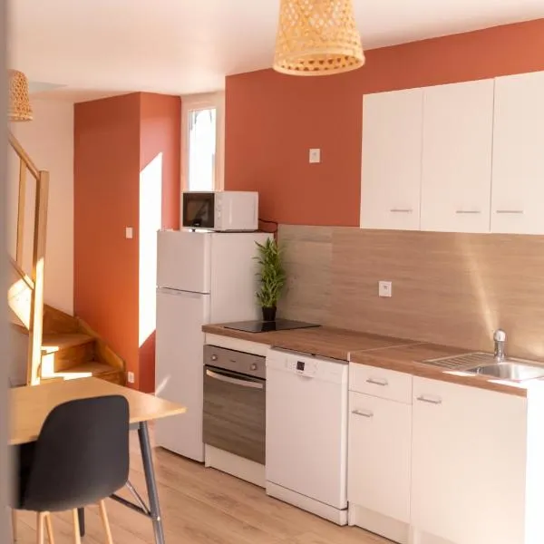 KASA DUPLEX - Climatisation - Balcon - Parking Privé, hotel in Rive-de-Gier