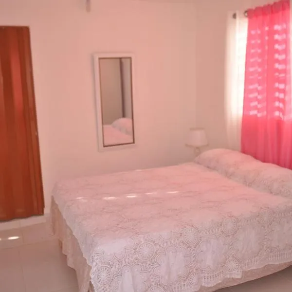 Residencial Lucy, hotel v destinaci Boca Chica