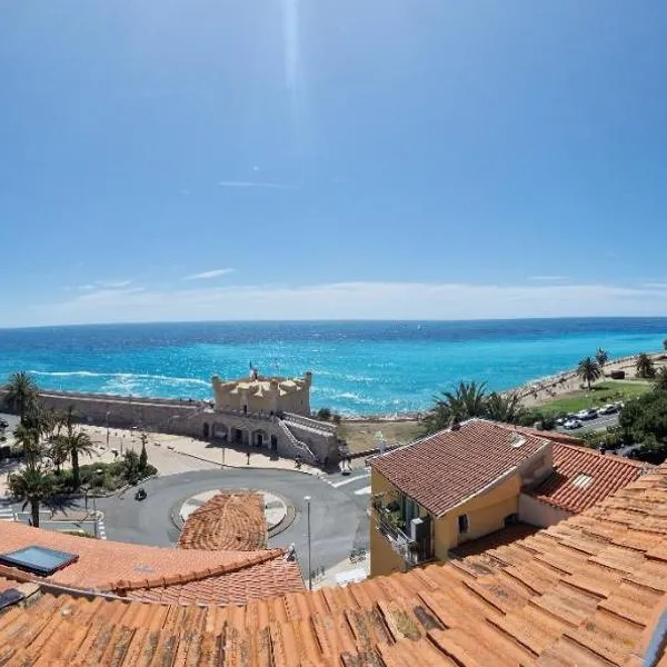 4P vue mer et montagne, hotel v Mentonu