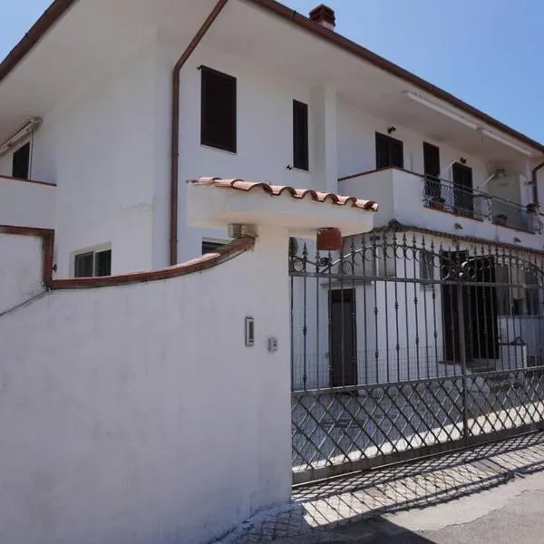 Villa a tre minuti dal mare, hotel v destinaci Sperlonga