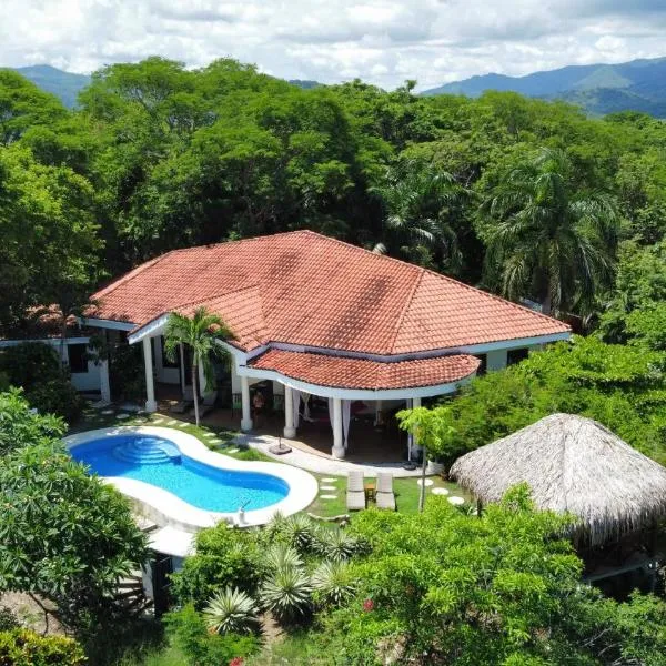 Villa Martina Palmgarden、サマラのホテル