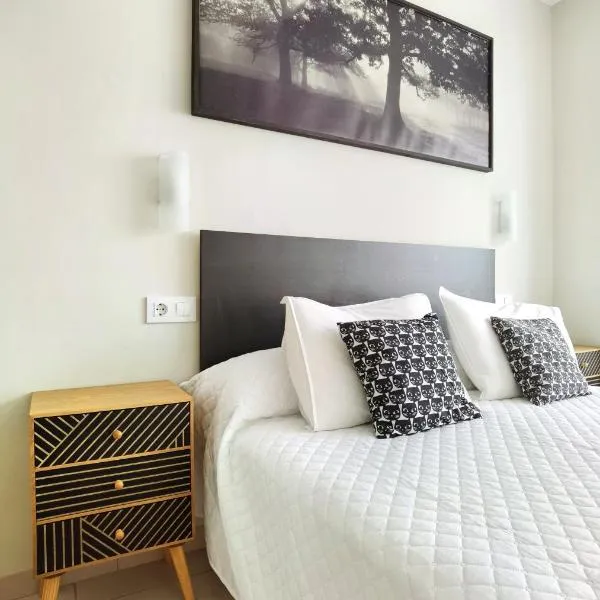 HOSTAL RIGAU, hotel v destinaci Sant Feliu de Guixols