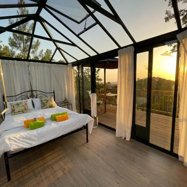Romantic Skyview Glasshouses, hotel v destinaci Rogil