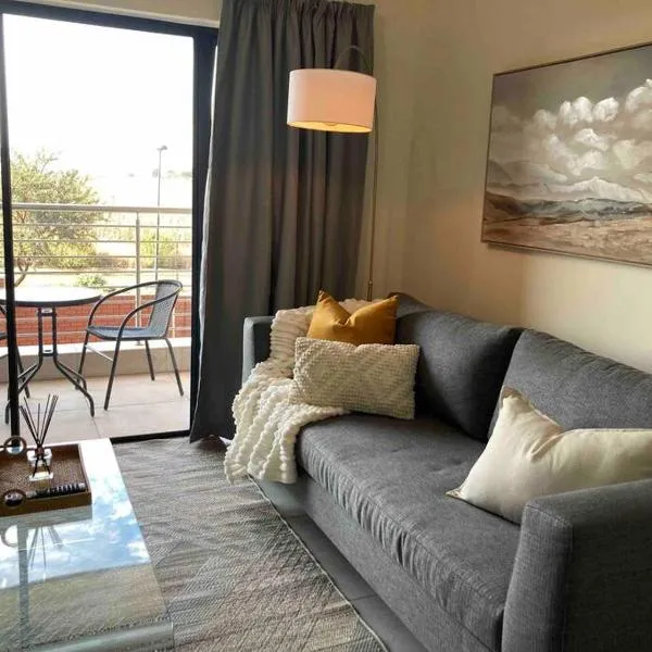 Luxury 1bed Serengeti OliveWood ORT Airport, hotel in Kempton Park