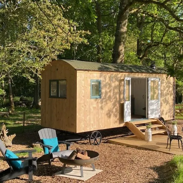 Coachroad Shepherds Huts, hotel di Kirdford