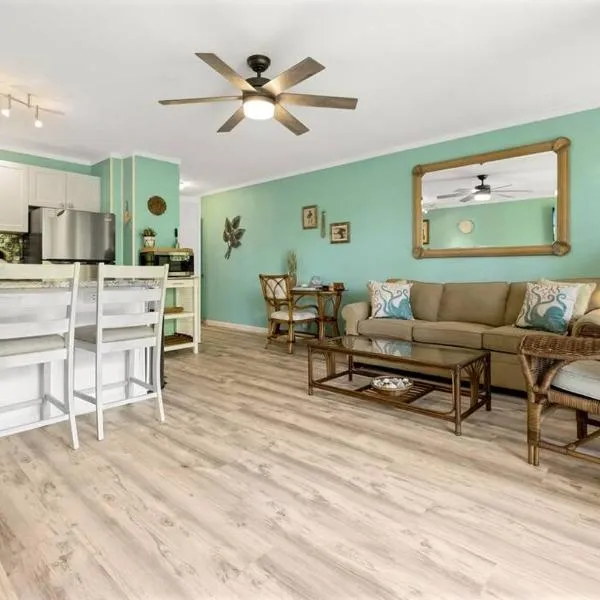 Oceanfront with AirCon-Hear the waves-Amazing Views-WIFI, hotel en Lahaina